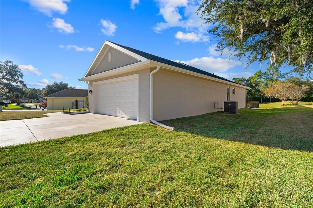 For Sale: $399,000 (3 beds, 2 baths, 2516 Square Feet)