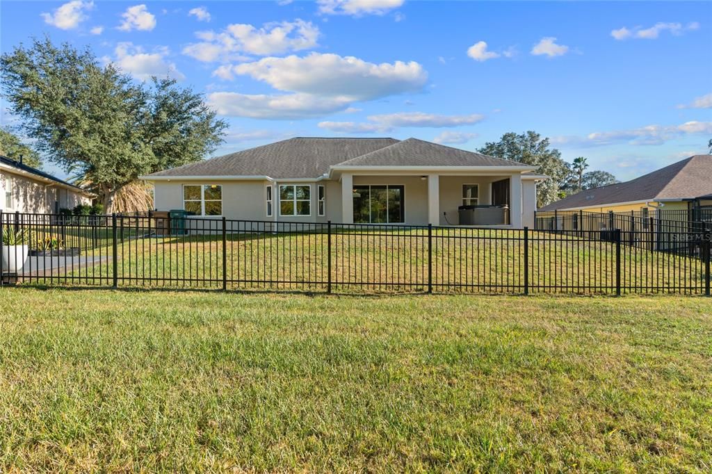 For Sale: $399,000 (3 beds, 2 baths, 2516 Square Feet)