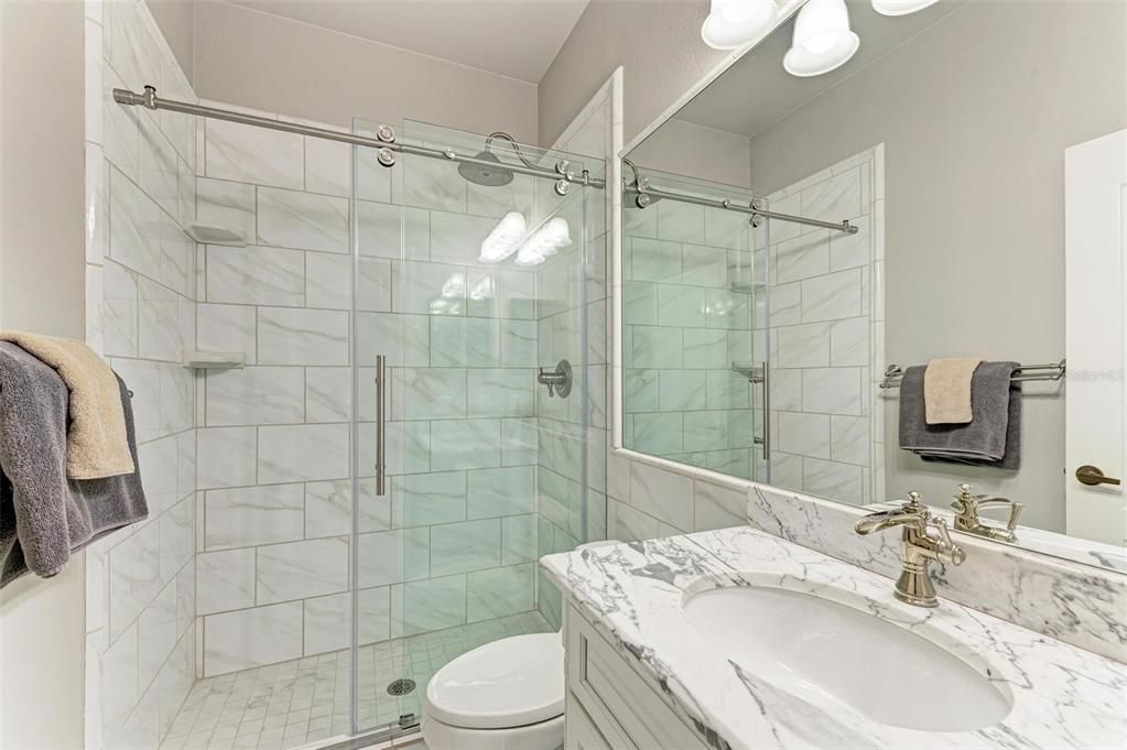 For Sale: $399,900 (2 beds, 2 baths, 1701 Square Feet)