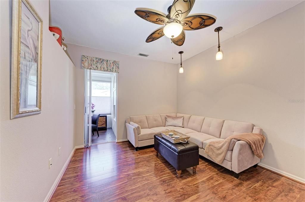 For Sale: $399,900 (2 beds, 2 baths, 1701 Square Feet)