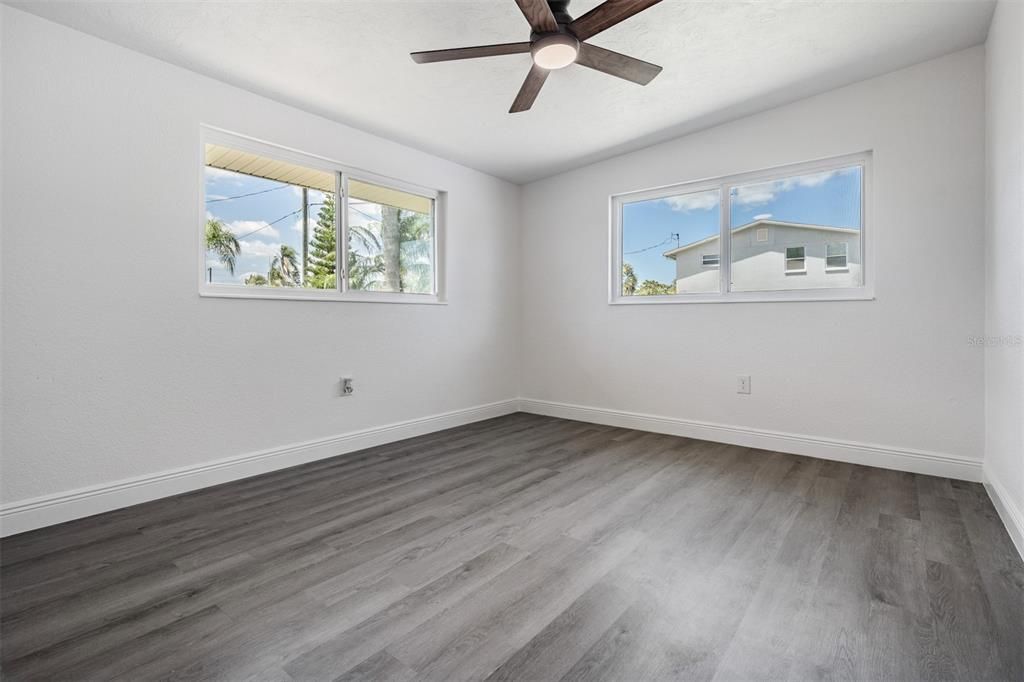 For Sale: $375,000 (3 beds, 2 baths, 1716 Square Feet)