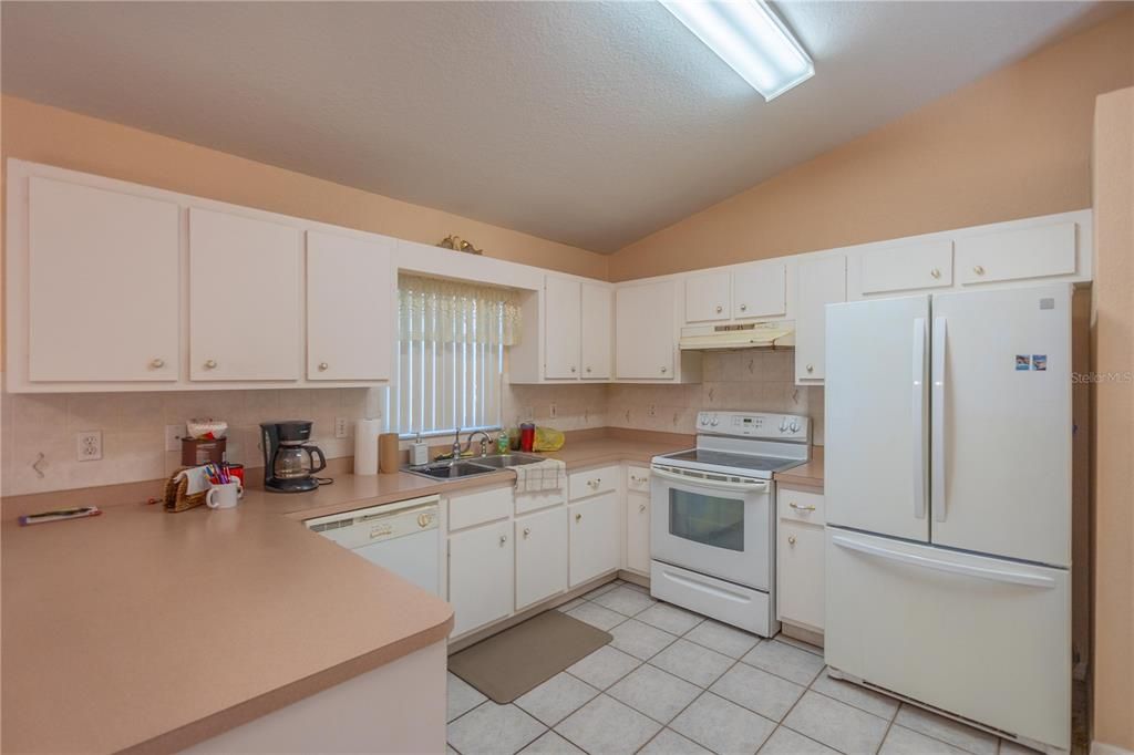 For Sale: $270,000 (3 beds, 2 baths, 1472 Square Feet)