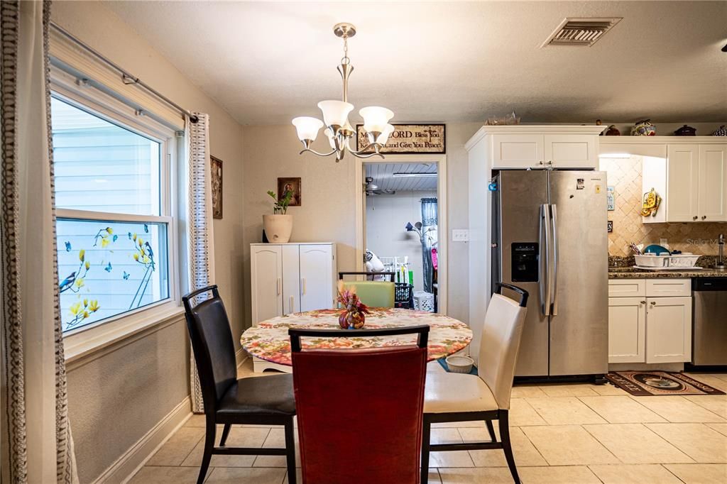 For Sale: $245,000 (4 beds, 1 baths, 1454 Square Feet)