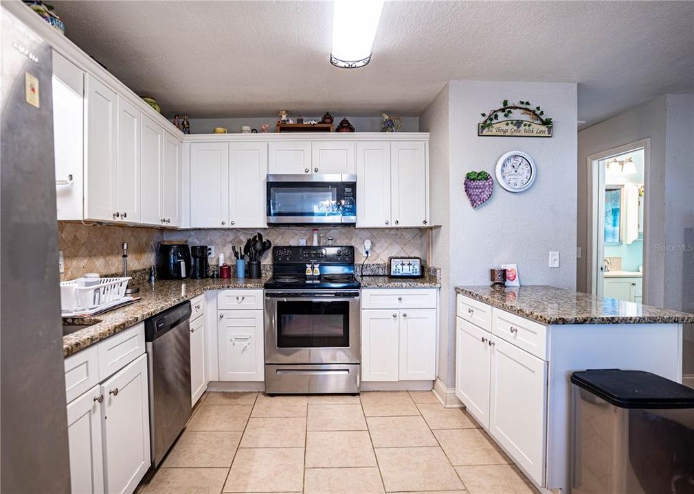 For Sale: $245,000 (4 beds, 1 baths, 1454 Square Feet)