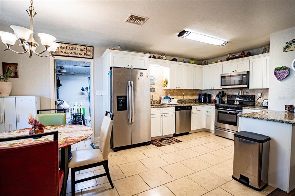 For Sale: $245,000 (4 beds, 1 baths, 1454 Square Feet)