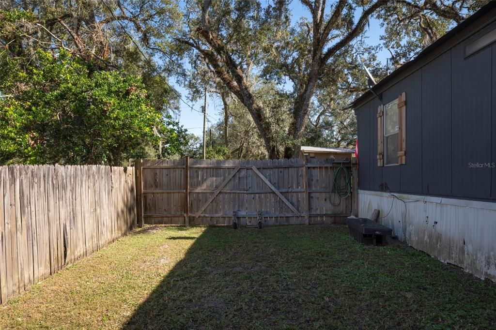 For Sale: $127,000 (2 beds, 2 baths, 1064 Square Feet)