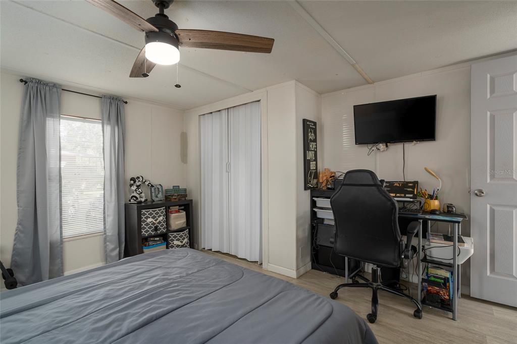 For Sale: $127,000 (2 beds, 2 baths, 1064 Square Feet)