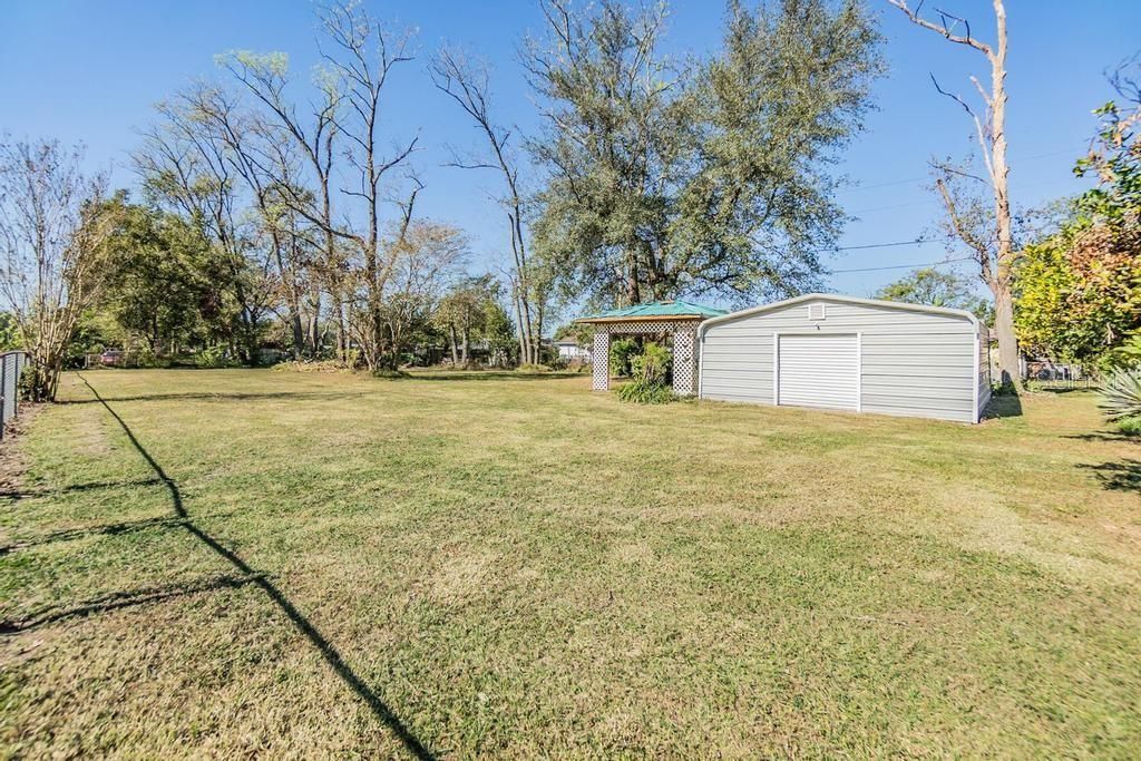 Active With Contract: $300,000 (3 beds, 2 baths, 1232 Square Feet)