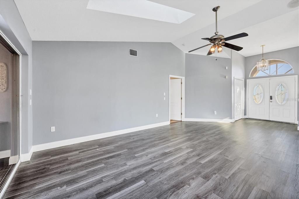 For Sale: $474,900 (3 beds, 2 baths, 2805 Square Feet)