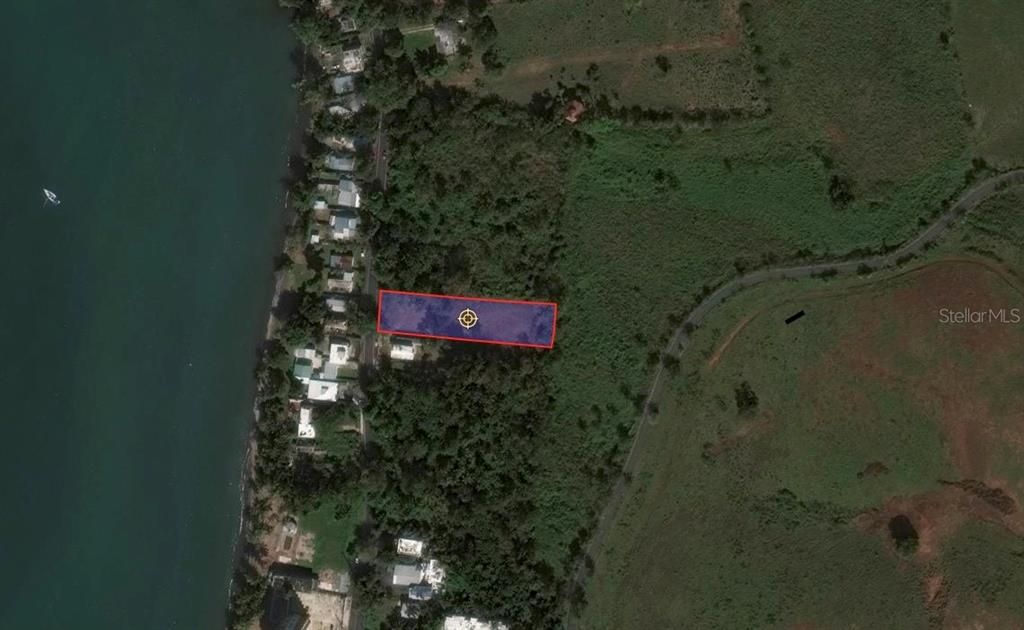 En Venta: $220,000 (0.64 acres)