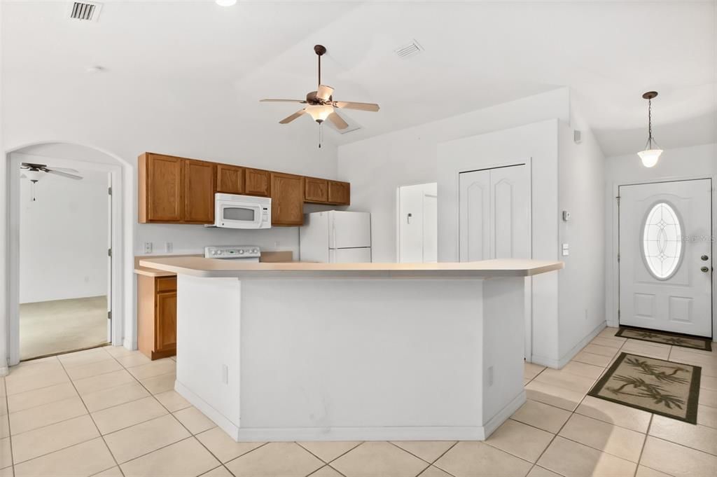 For Sale: $329,900 (3 beds, 2 baths, 1466 Square Feet)