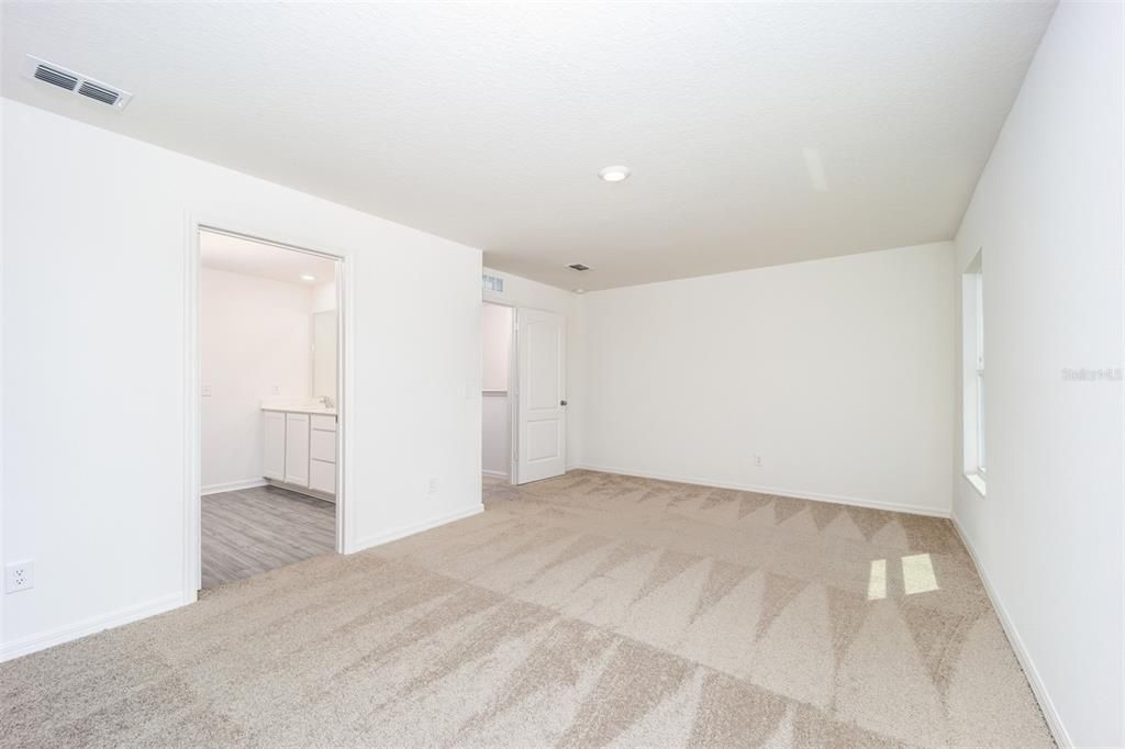 For Sale: $286,900 (2 beds, 2 baths, 1574 Square Feet)