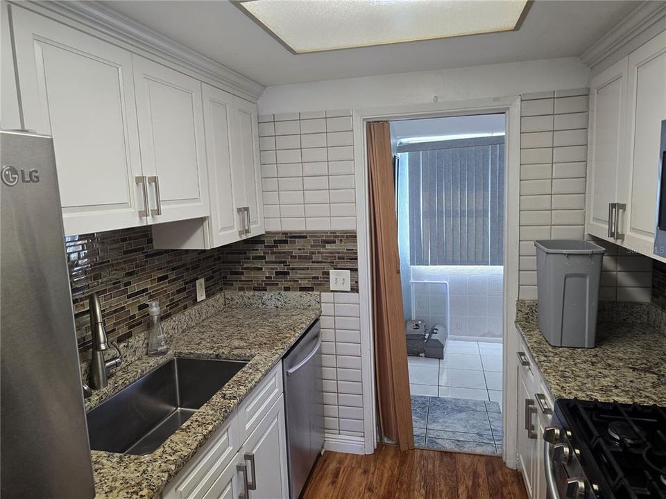 For Sale: $123,999 (2 beds, 2 baths, 910 Square Feet)