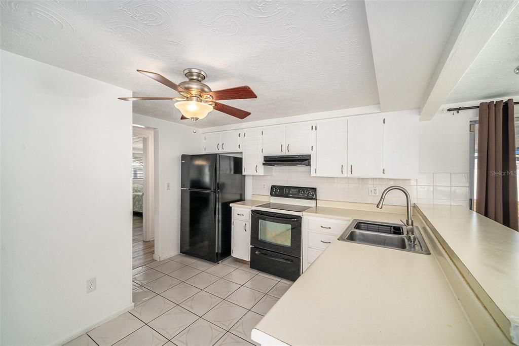 For Sale: $349,000 (3 beds, 2 baths, 1656 Square Feet)