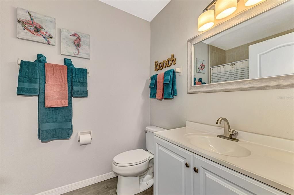 For Sale: $329,000 (2 beds, 2 baths, 1106 Square Feet)