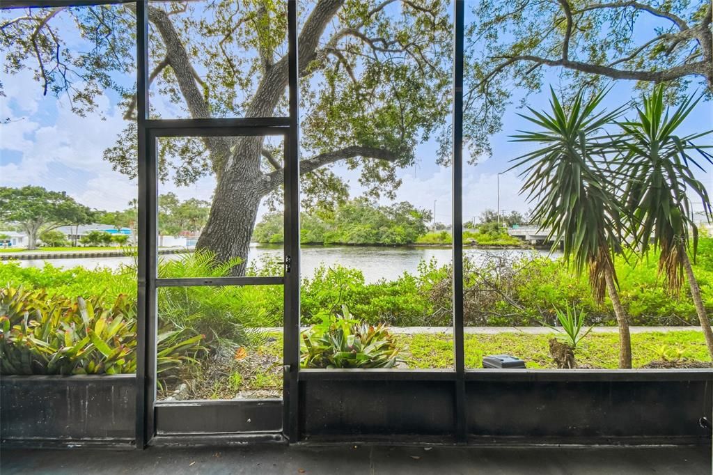 合同活跃: $1,325 (1 贝兹, 1 浴室, 760 平方英尺)