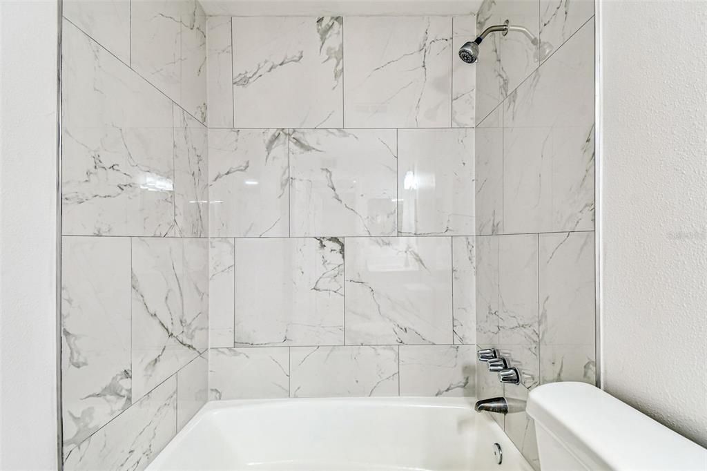 合同活跃: $1,325 (1 贝兹, 1 浴室, 760 平方英尺)