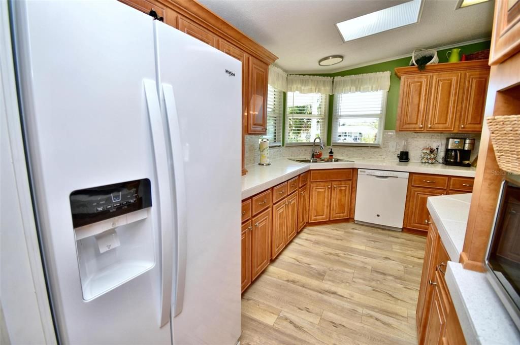 For Sale: $319,900 (2 beds, 2 baths, 1510 Square Feet)