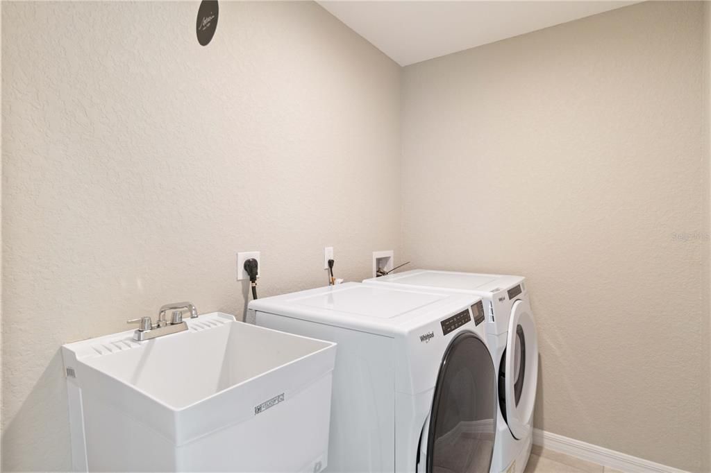 For Sale: $409,000 (3 beds, 2 baths, 1700 Square Feet)