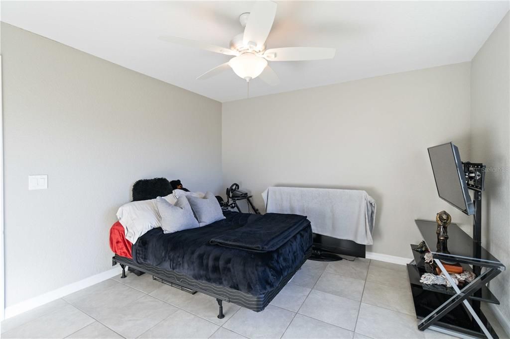 For Sale: $409,000 (3 beds, 2 baths, 1700 Square Feet)