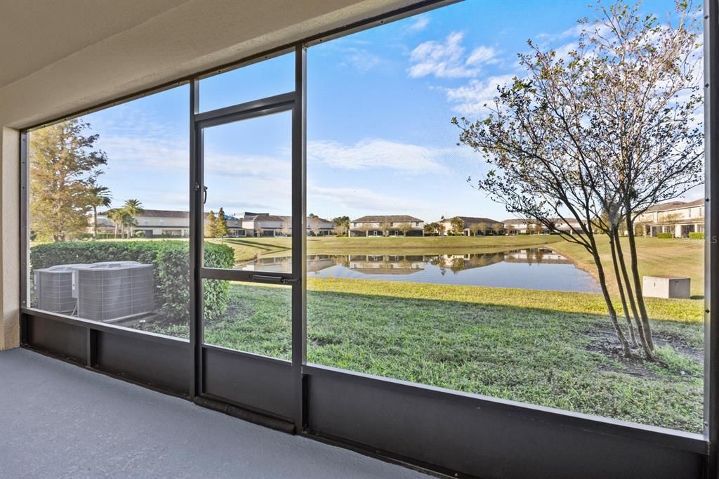 Oversized Screened Lanai | Lake View