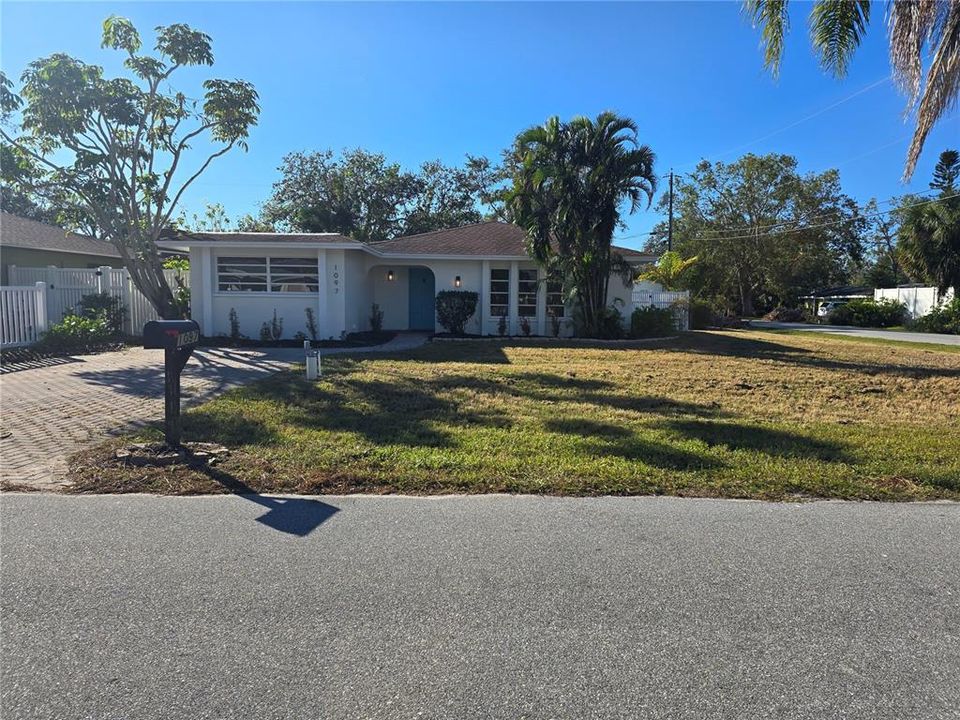 For Sale: $599,000 (4 beds, 2 baths, 1855 Square Feet)