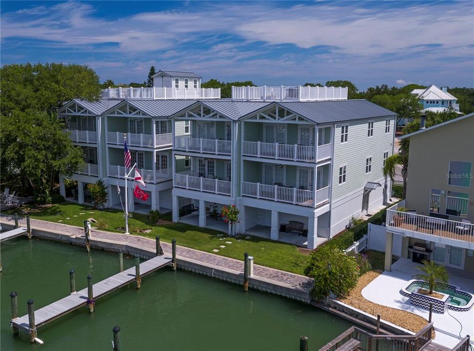 Bayside Oaks! A lovely waterfront community of exceptionally designed townhomes.