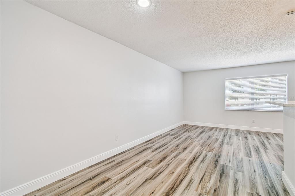 В аренду: $1,275 (1 спален, 1 ванн, 760 Квадратных фут)