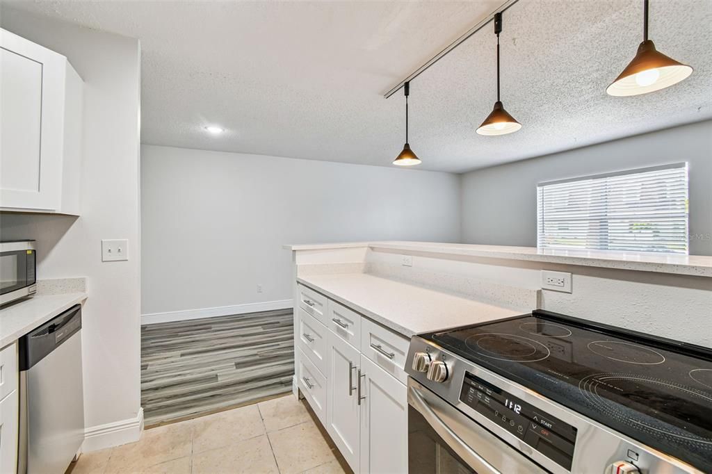 В аренду: $1,275 (1 спален, 1 ванн, 760 Квадратных фут)