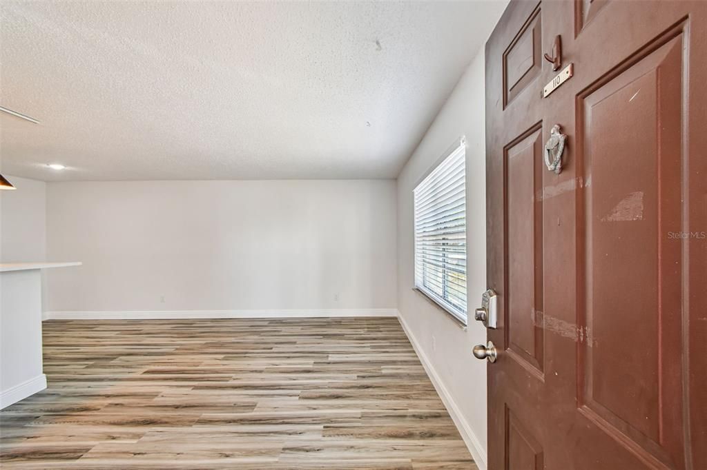 В аренду: $1,275 (1 спален, 1 ванн, 760 Квадратных фут)