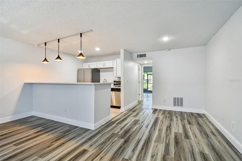 В аренду: $1,275 (1 спален, 1 ванн, 760 Квадратных фут)