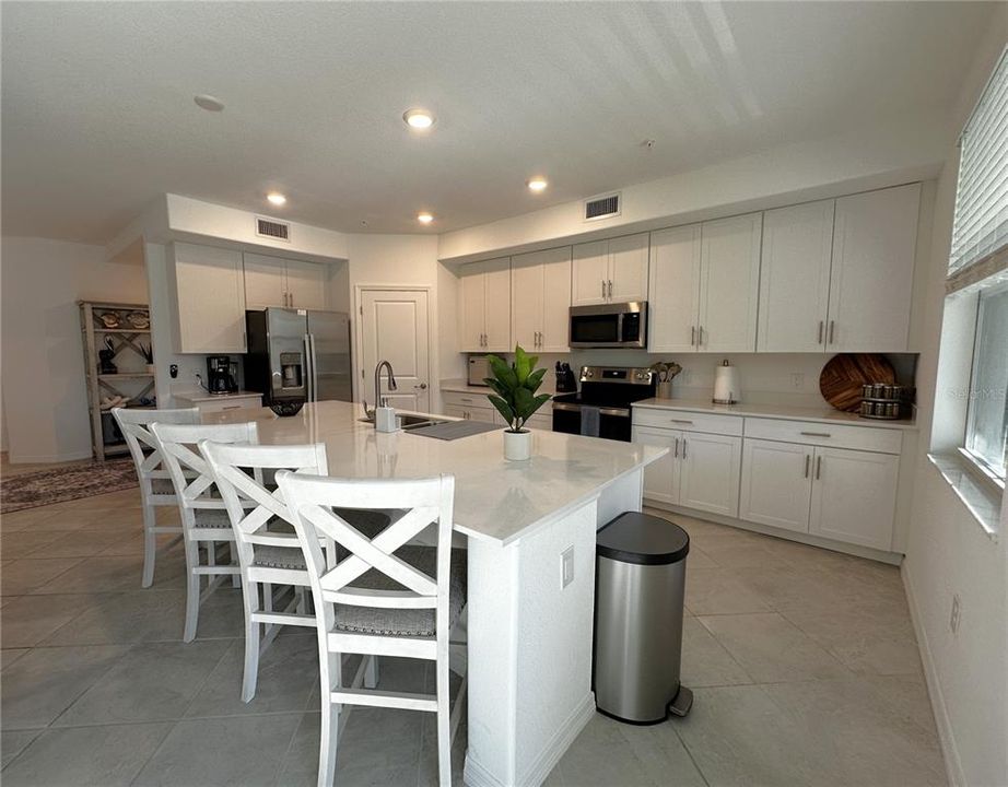 For Rent: $4,200 (3 beds, 2 baths, 1741 Square Feet)