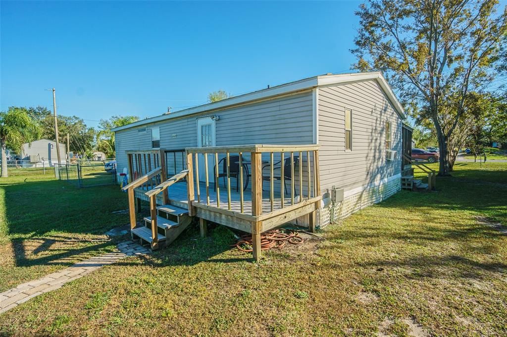 For Sale: $425,000 (3 beds, 2 baths, 960 Square Feet)