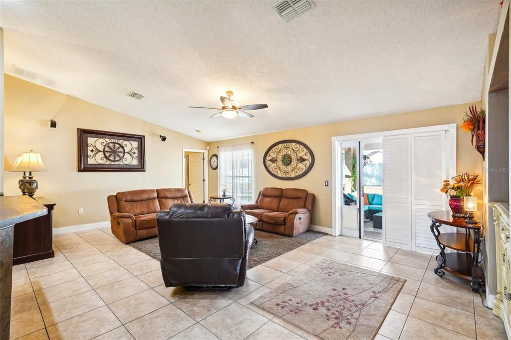 For Sale: $399,000 (4 beds, 2 baths, 2020 Square Feet)