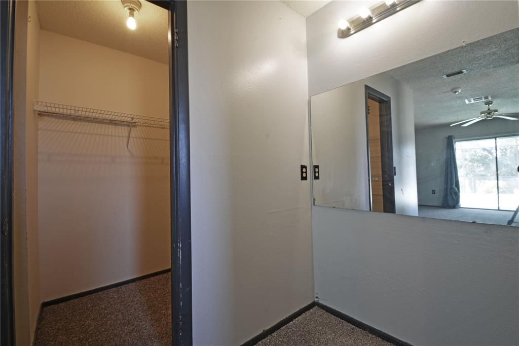 For Sale: $270,000 (2 beds, 2 baths, 1116 Square Feet)