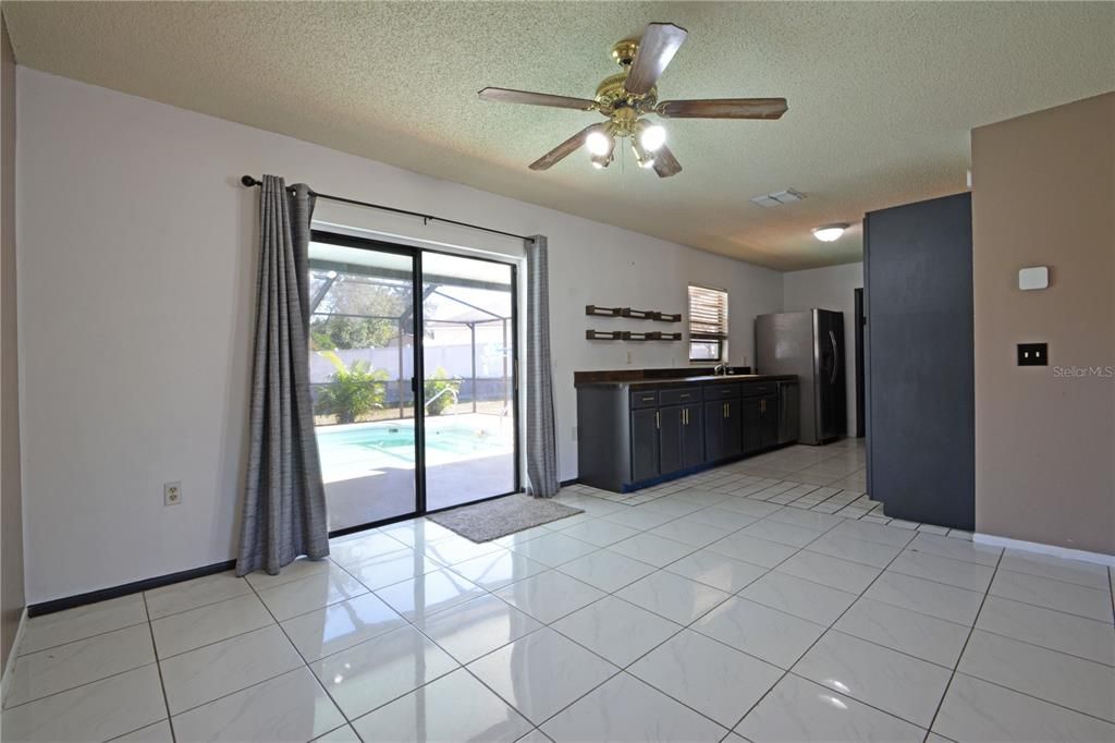 For Sale: $270,000 (2 beds, 2 baths, 1116 Square Feet)