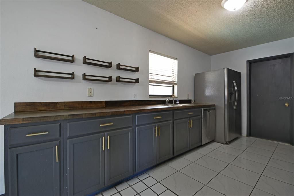 For Sale: $270,000 (2 beds, 2 baths, 1116 Square Feet)