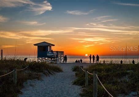 VENICE BEACH