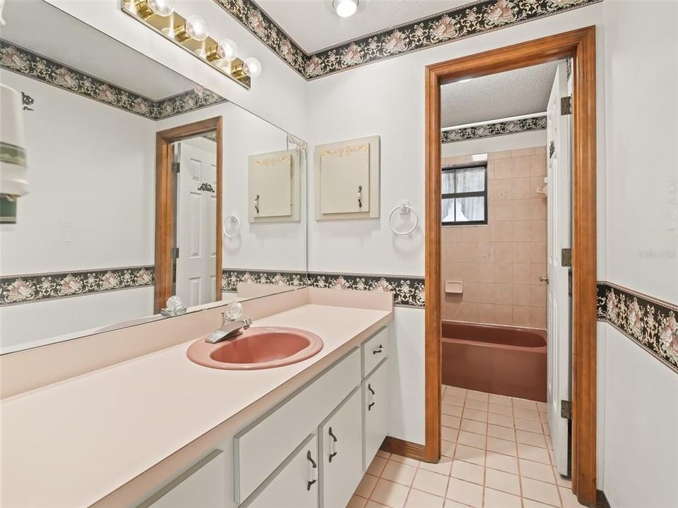 For Sale: $337,900 (3 beds, 2 baths, 1778 Square Feet)