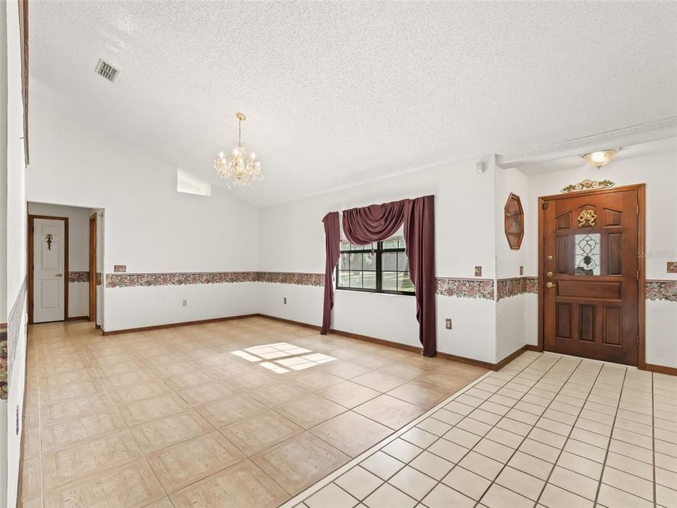 For Sale: $337,900 (3 beds, 2 baths, 1778 Square Feet)