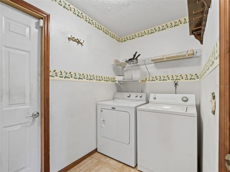 For Sale: $337,900 (3 beds, 2 baths, 1778 Square Feet)