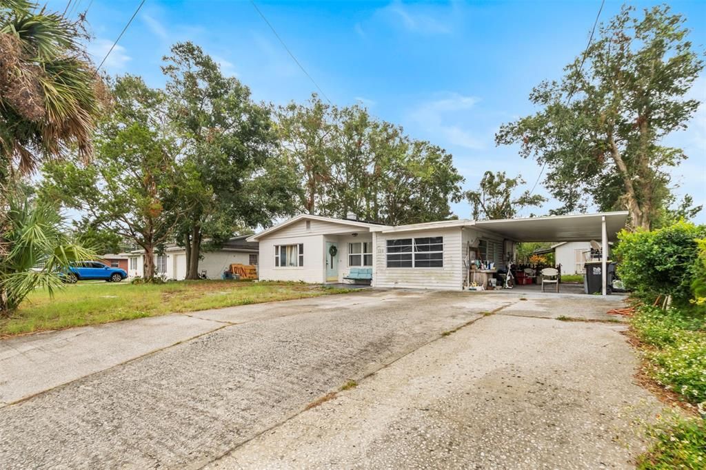 Active With Contract: $175,000 (3 beds, 2 baths, 1204 Square Feet)