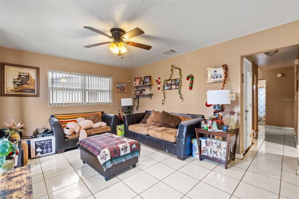 Active With Contract: $175,000 (3 beds, 2 baths, 1204 Square Feet)