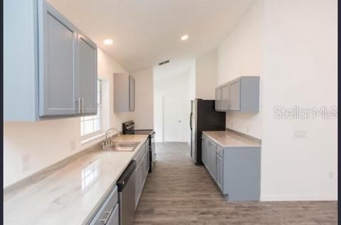 For Sale: $277,900 (3 beds, 2 baths, 1335 Square Feet)