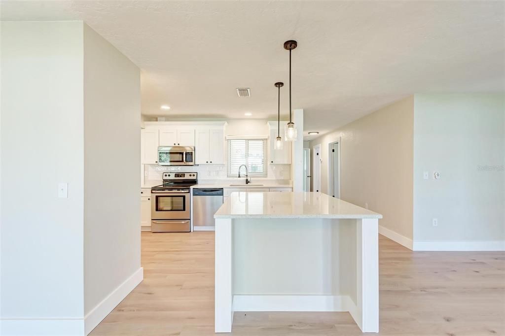 For Sale: $349,000 (2 beds, 2 baths, 1738 Square Feet)