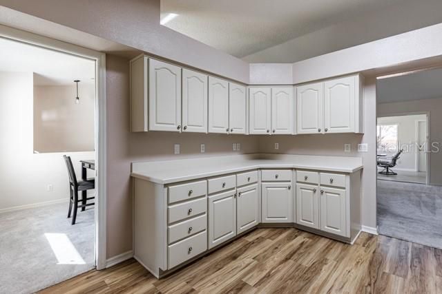 Plenty of Kitchen Cabinetry!