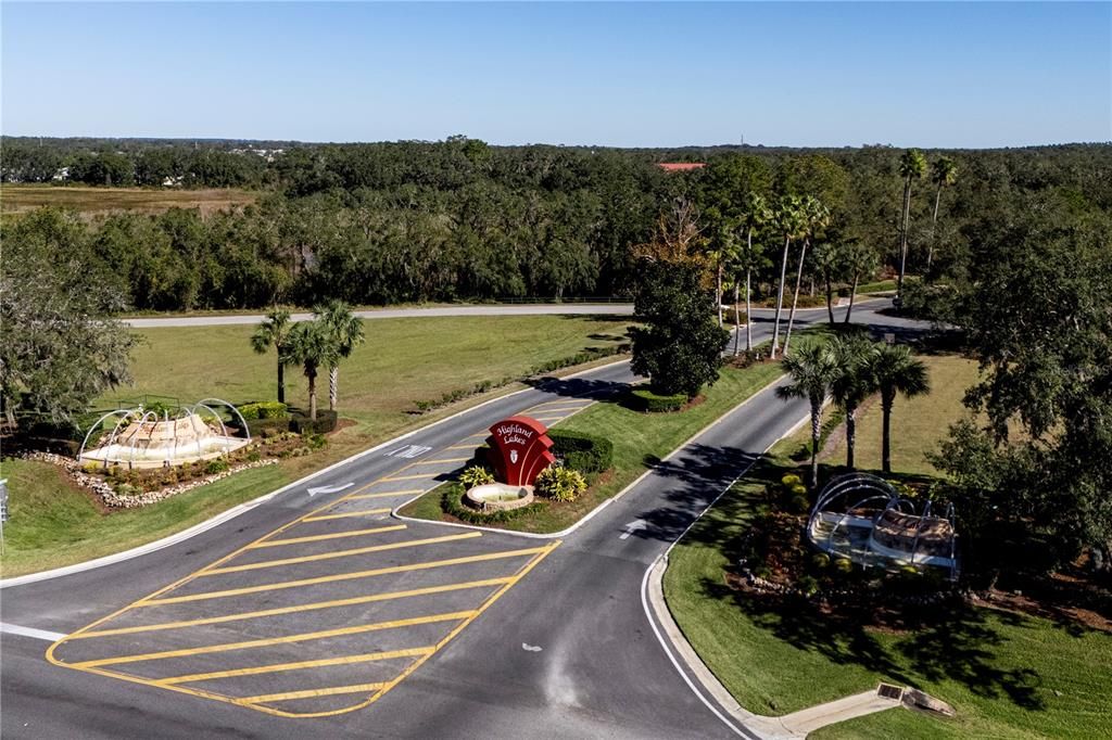 Highland Lakes! Conveniently located in Leesburg off  R27. Close to Orlando and The Villages!