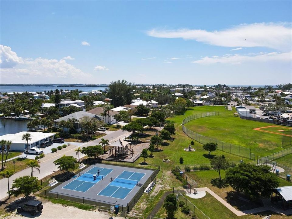 For Sale: $2,750,150 (3 beds, 2 baths, 2876 Square Feet)