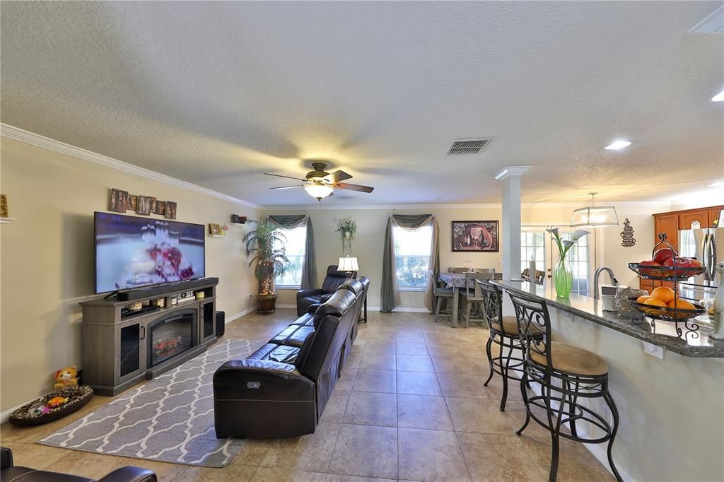 For Sale: $430,000 (5 beds, 2 baths, 2721 Square Feet)