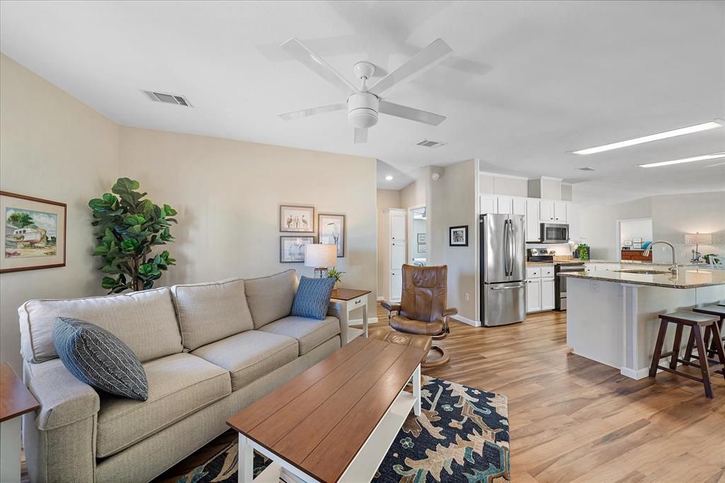 Active With Contract: $325,000 (3 beds, 2 baths, 1798 Square Feet)